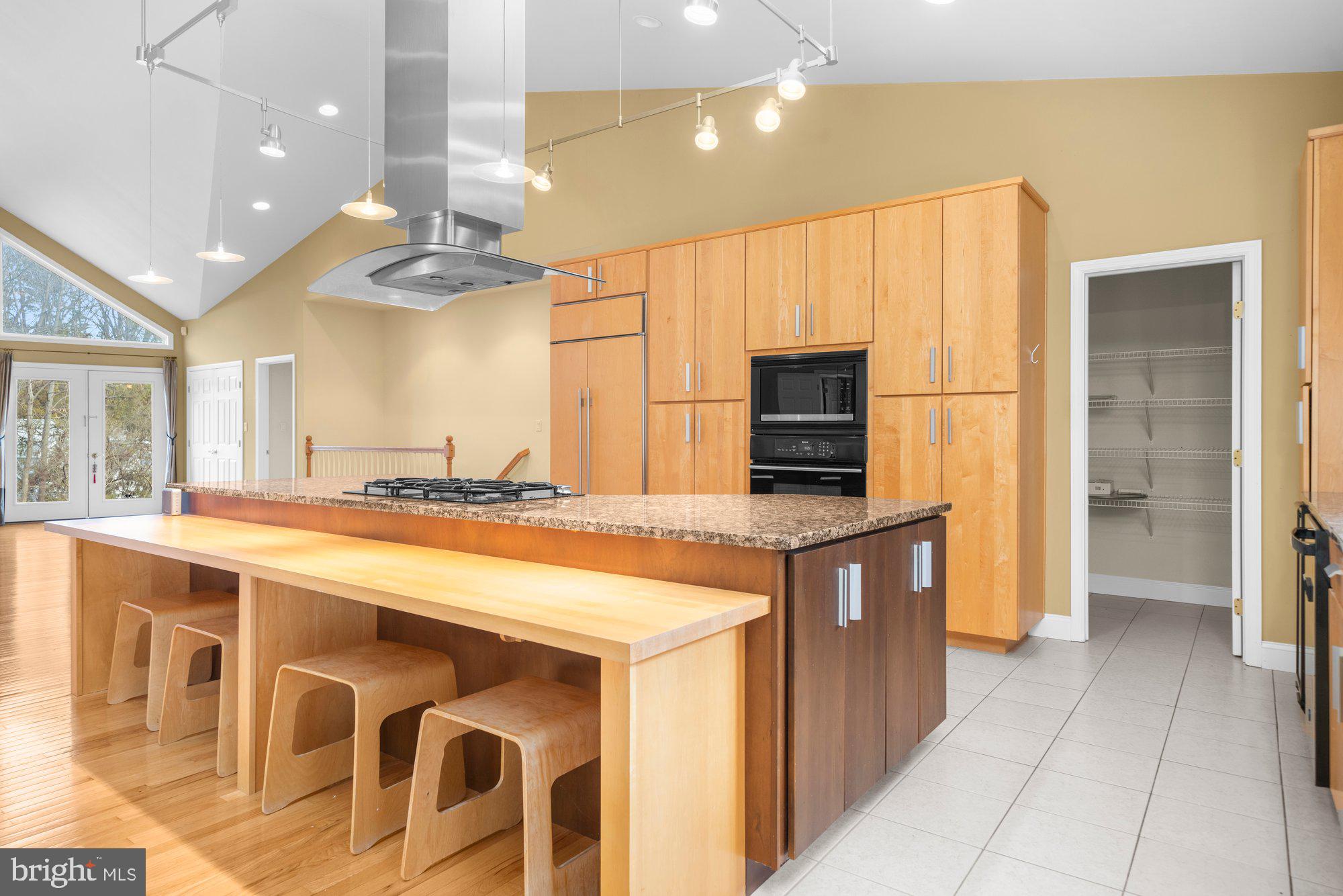 302 North Tulpehocken Road Reading, PA 19601 - Photo 9 of 38