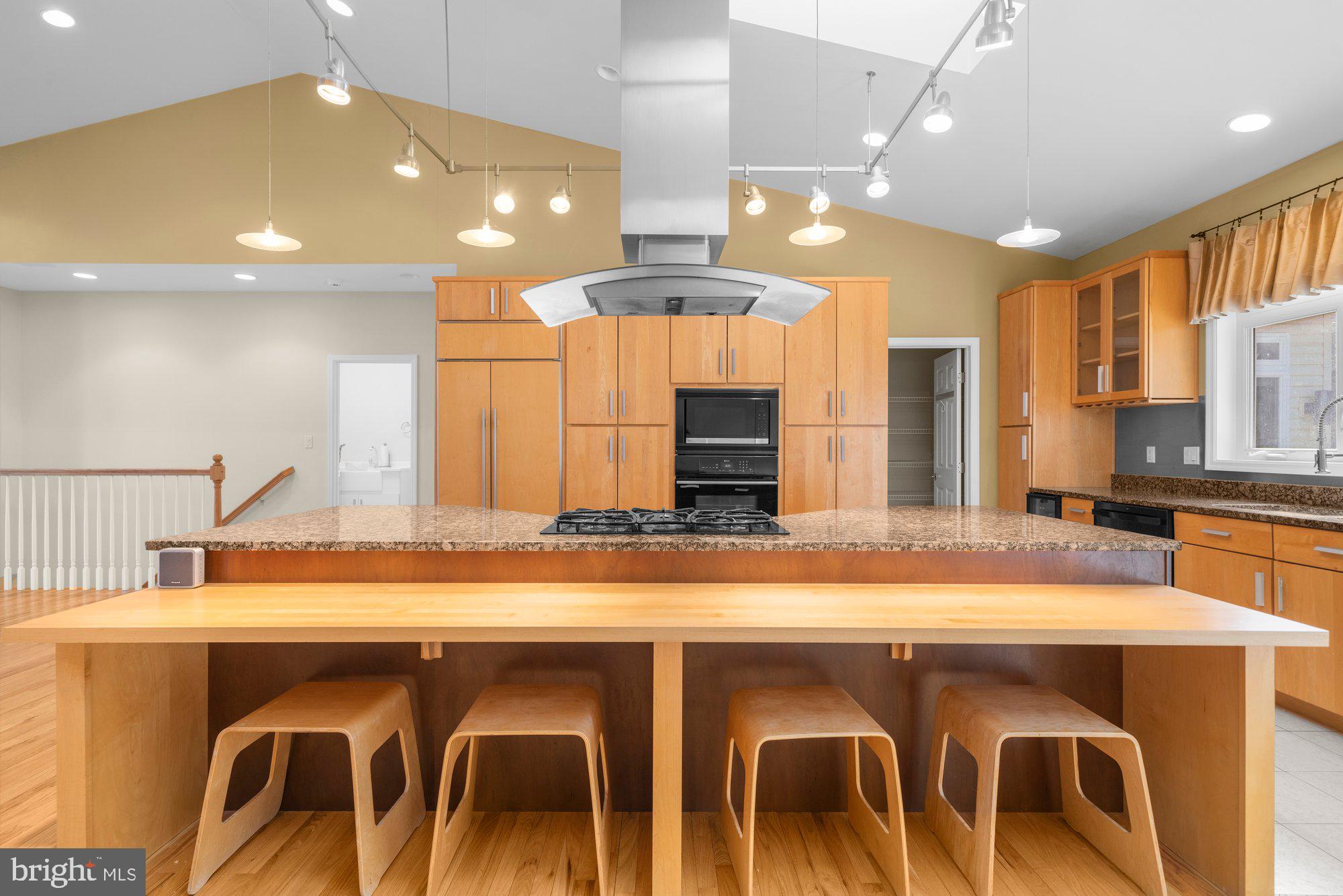 302 North Tulpehocken Road Reading, PA 19601 - Photo 10 of 38