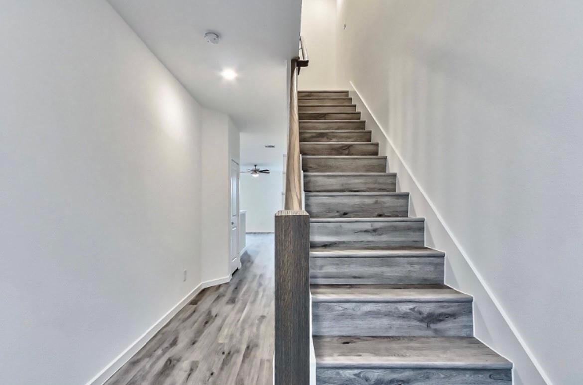 13313 Tetris Drive, Unit B Houston, TX 77048 - Photo 3 of 19 a view of entryway