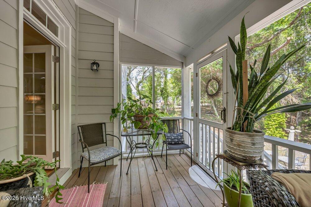 517 Valley Brook Road Wilmington, NC 28412 - Photo 14 of 41 Screened Porch