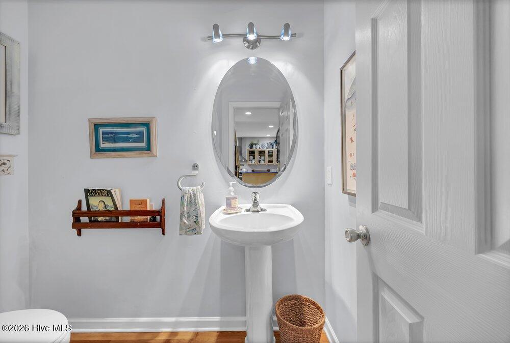 517 Valley Brook Road Wilmington, NC 28412 - Photo 15 of 41 Half Bathroom
