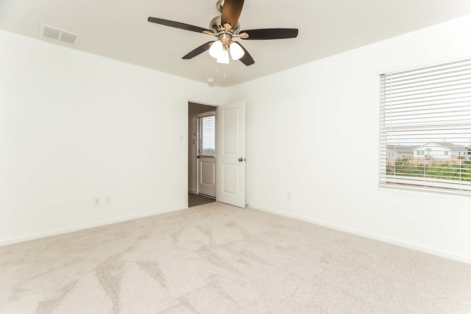 3415 Perlach Drive San Antonio, TX 78245 - Photo 8 of 12