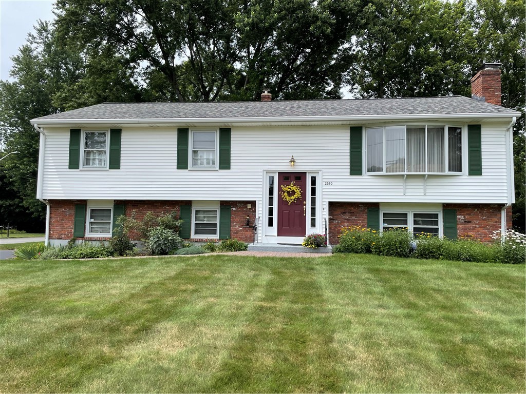 2590 Diamond Hill Road Cumberland, RI 02864 - Photo 1 of 29 Gallery Image 1