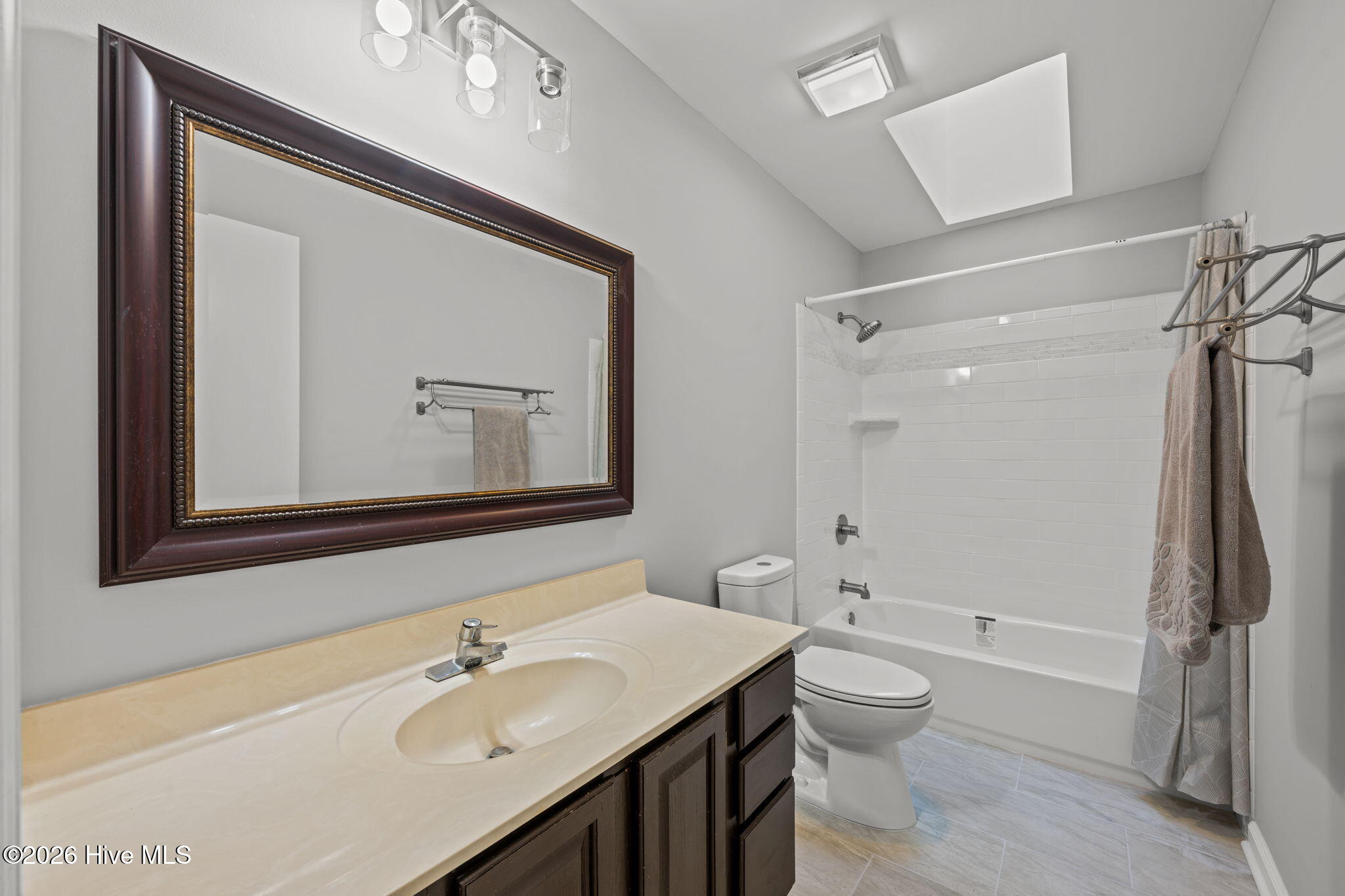5801 Jolly Roger Road New Bern, NC 28560 - Photo 22 of 55 Guest Bath