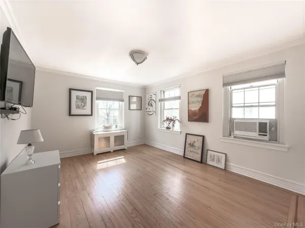 $219,000 | 4 Park Lane, Unit 2C, Mount Vernon, NY 10552