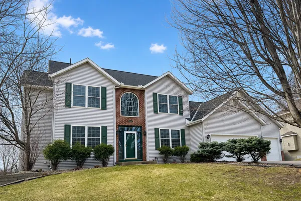 $724,900 | 2888 Eagle Valley Drive, Woodbury, MN 55129