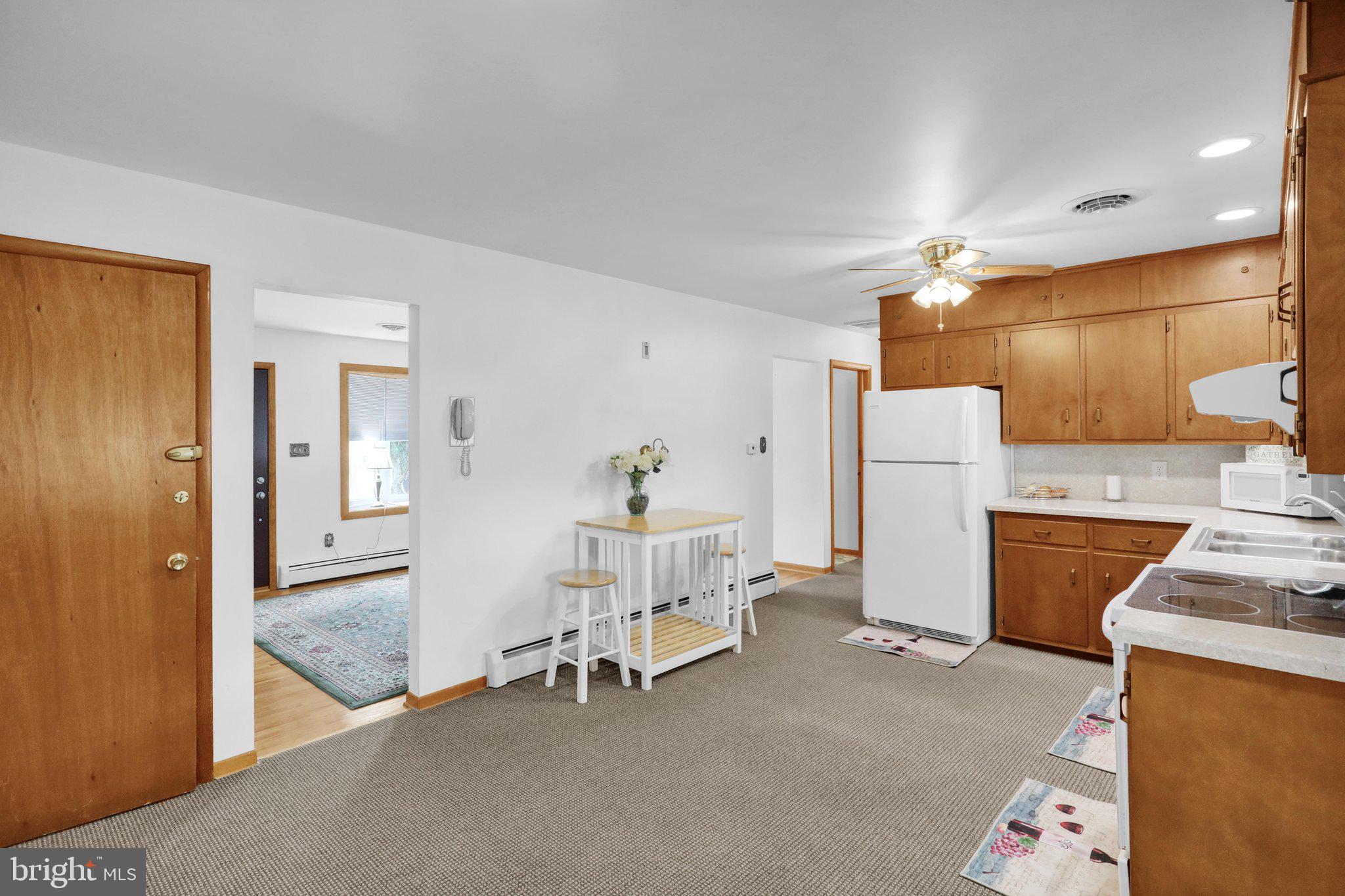 411 Mc Arthur Avenue Reading, PA 19607 - Photo 11 of 30 360_7545