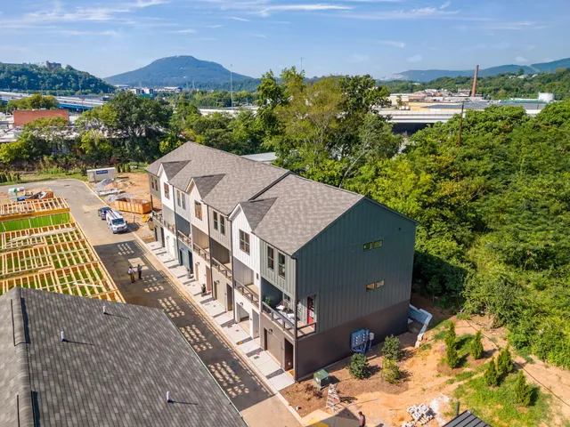 $371,900 | 638 Belle Trace Circle, Unit 107, Chattanooga, TN 37405