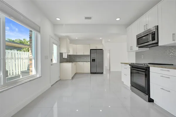 $3,500,000 | 1995 North Hibiscus Drive, North Miami, FL 33181