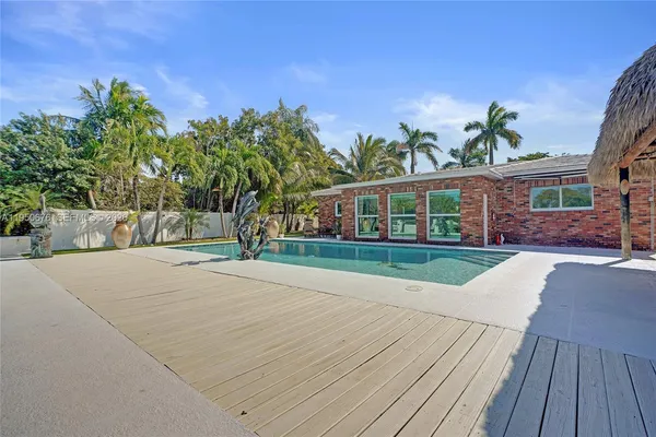 $3,500,000 | 1995 North Hibiscus Drive, North Miami, FL 33181