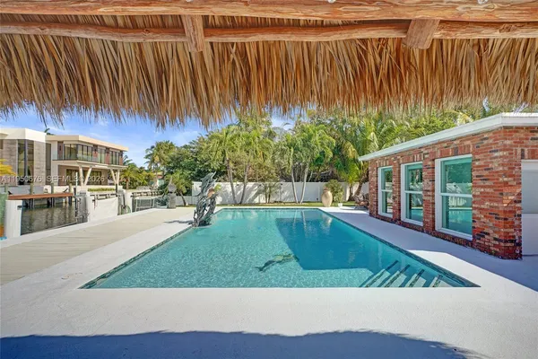 $3,500,000 | 1995 North Hibiscus Drive, North Miami, FL 33181