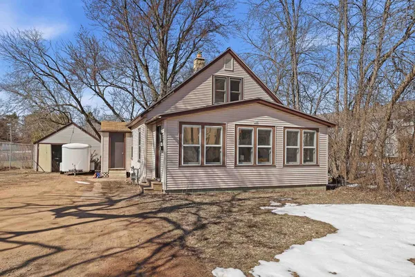 $229,000 | 748 Isadore Street, Stevens Point, WI 54481