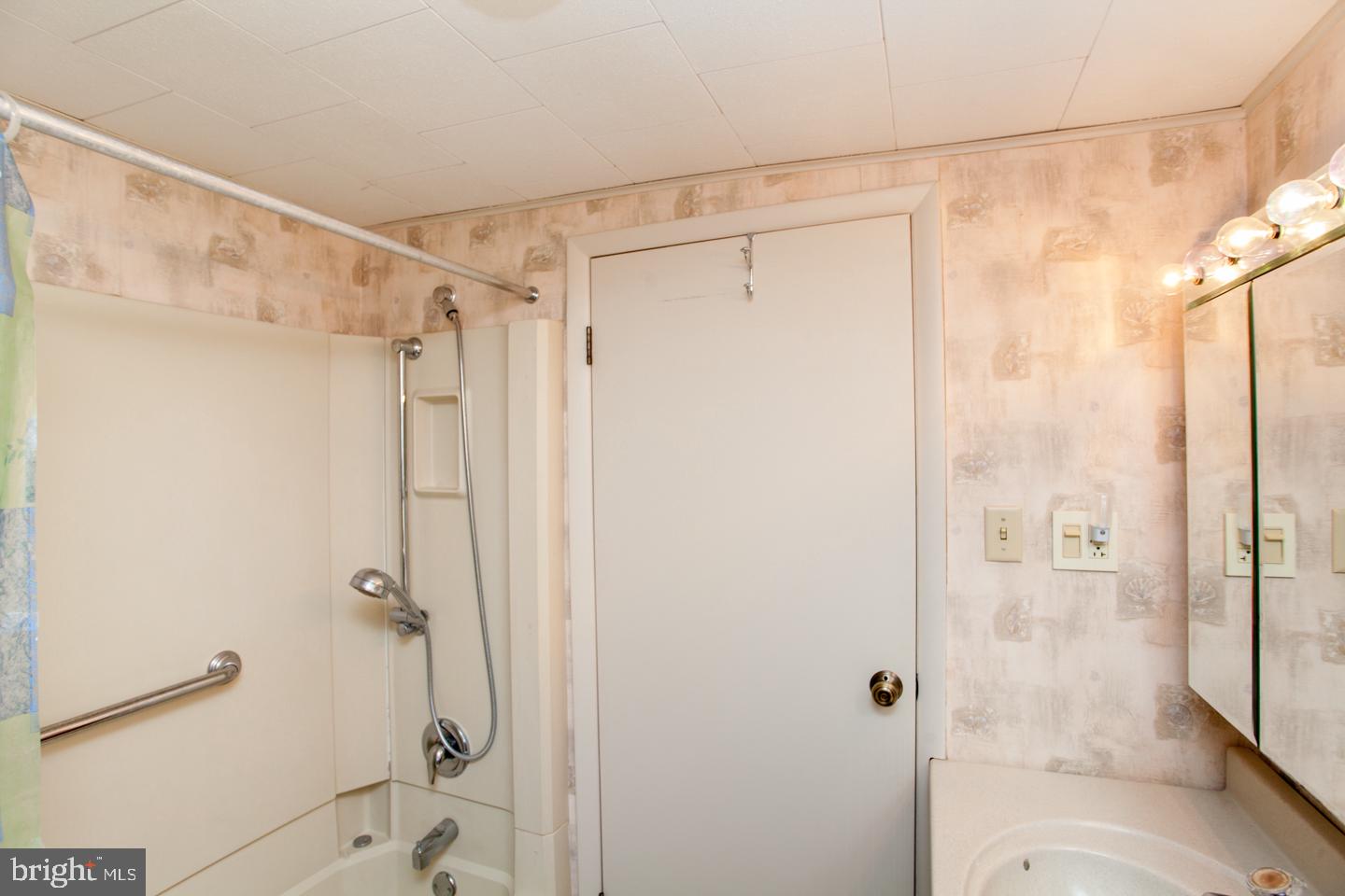 4012 Campbell Road Pennsburg, PA 18073 - Photo 39 of 57