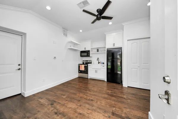 $360,000 | 24 Woody Creek Drive, Conroe, TX 77301