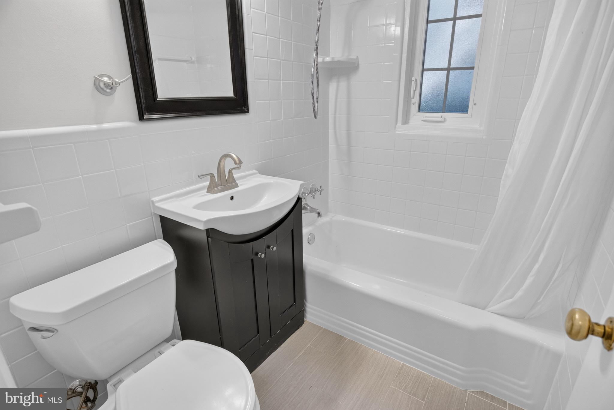 7803 Marbury Road Bethesda, MD 20817 - Photo 17 of 26 Hall Bath