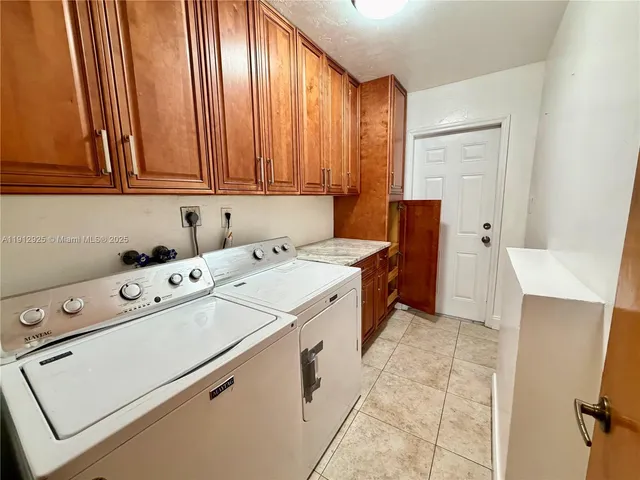 $2,800 | 45 Southeast 14th Street, Unit 1, Dania Beach, FL 33004