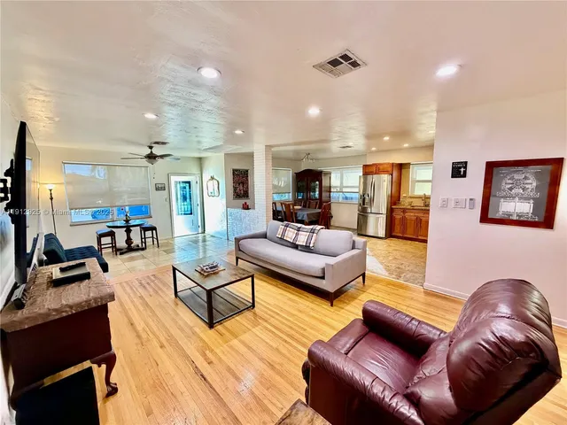 $2,800 | 45 Southeast 14th Street, Unit 1, Dania Beach, FL 33004