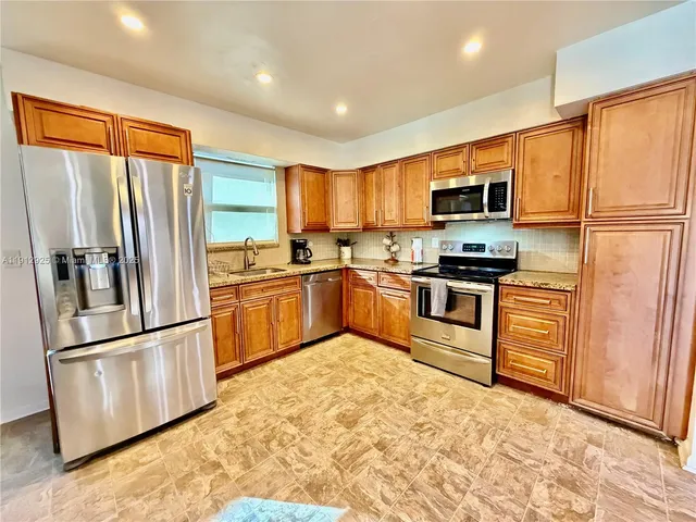 $2,800 | 45 Southeast 14th Street, Unit 1, Dania Beach, FL 33004