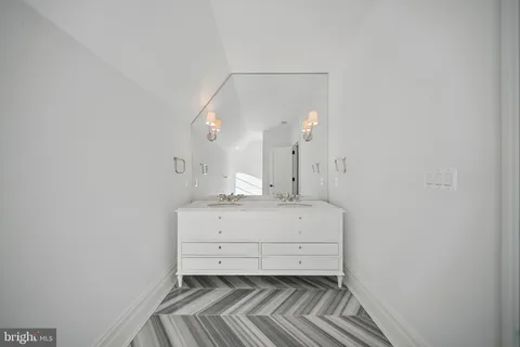a view of an entryway with a livingroom