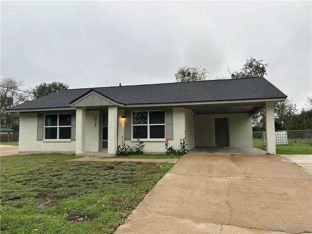 $1,350 | 916 South Gordon Street, Bryan, TX 77803