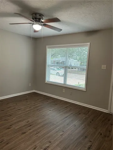 $1,350 | 916 South Gordon Street, Bryan, TX 77803