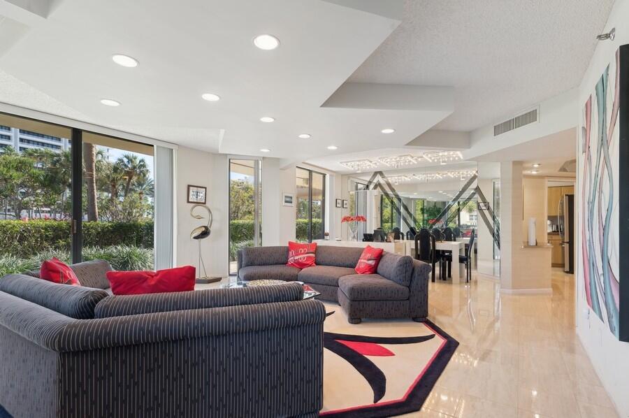 1401 South Ocean Boulevard, Unit 110 Boca Raton, FL 33432 - Photo 4 of 46 Living Room
