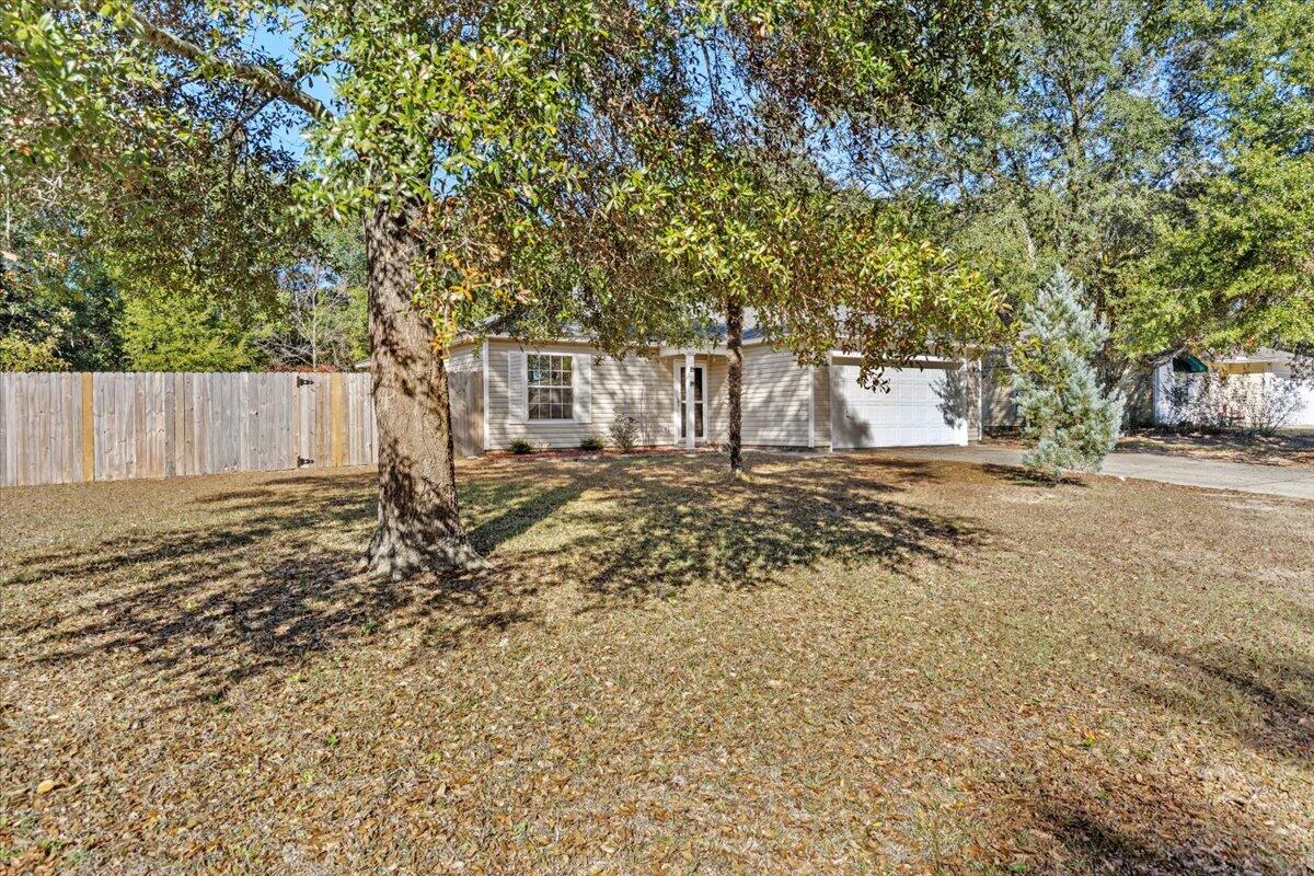 104 Cabana Way Crestview, FL 32536 - Photo 21 of 25 a backyard of a house