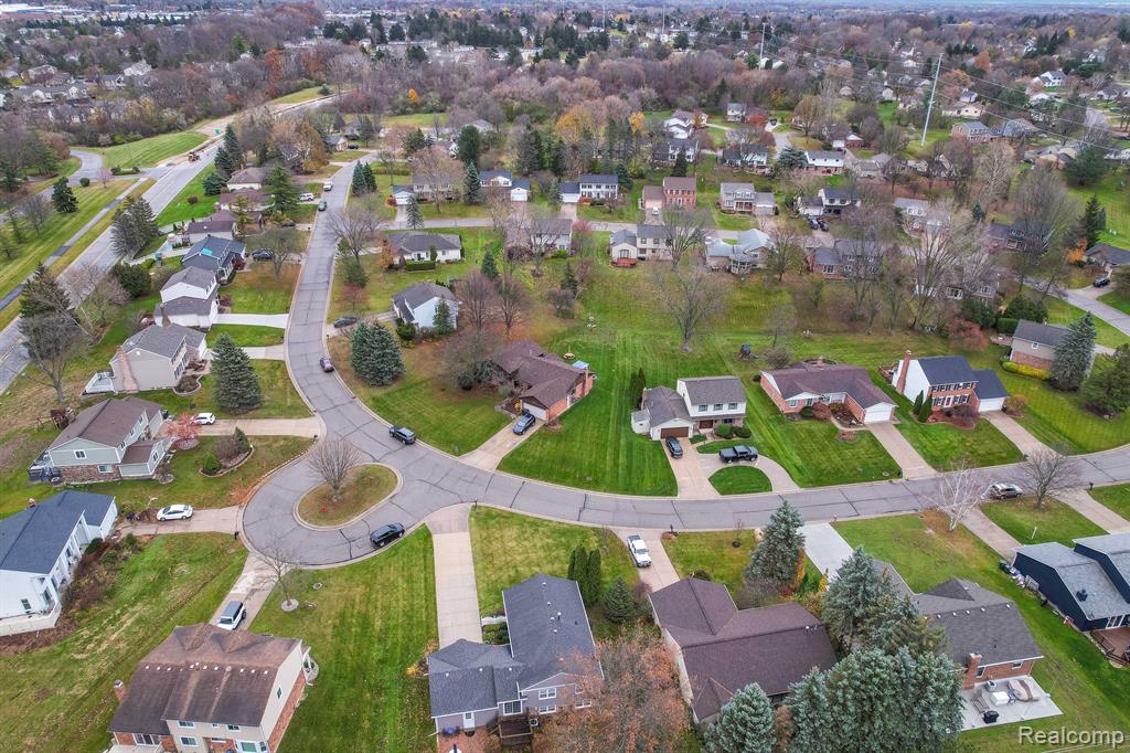 876 Dahlia Lane Rochester Hills, MI 48307 - Photo 6 of 44