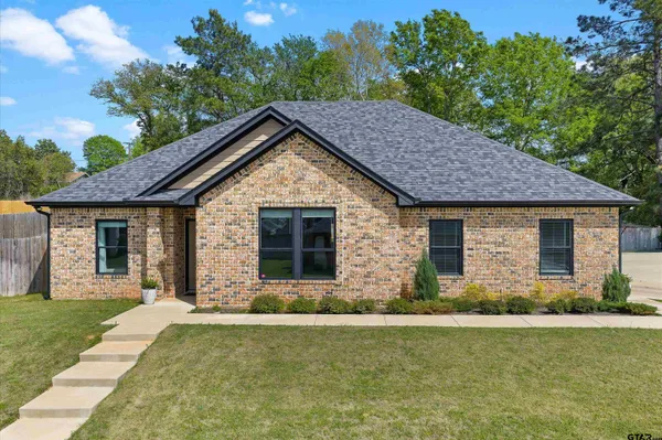 $349,900 | 111 Kenswick Drive, Henderson, TX 75654