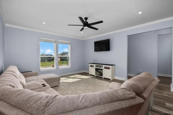 $339,900 | 111 Kenswick Drive, Henderson, TX 75654