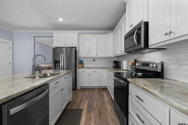 $339,900 | 111 Kenswick Drive, Henderson, TX 75654