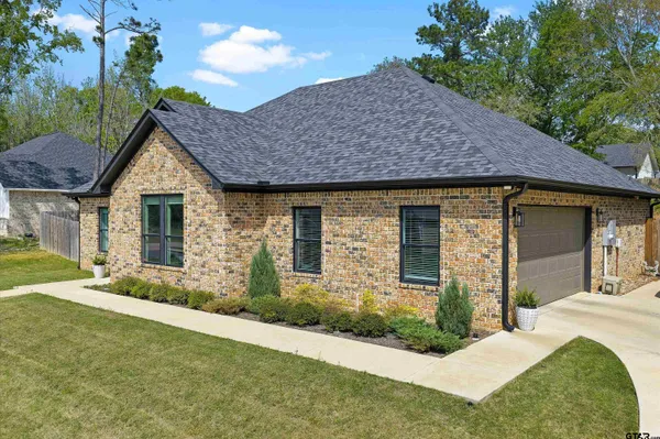 $339,900 | 111 Kenswick Drive, Henderson, TX 75654