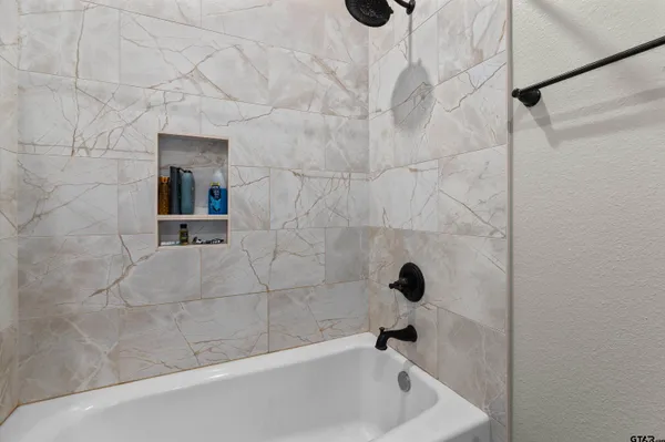 $339,900 | 111 Kenswick Drive, Henderson, TX 75654