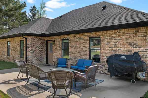 $339,900 | 111 Kenswick Drive, Henderson, TX 75654