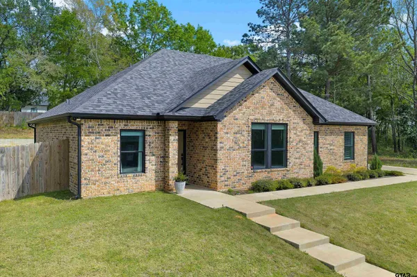 $339,900 | 111 Kenswick Drive, Henderson, TX 75654