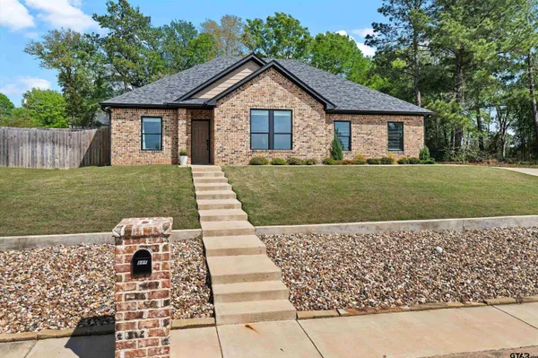 $339,900 | 111 Kenswick Drive, Henderson, TX 75654