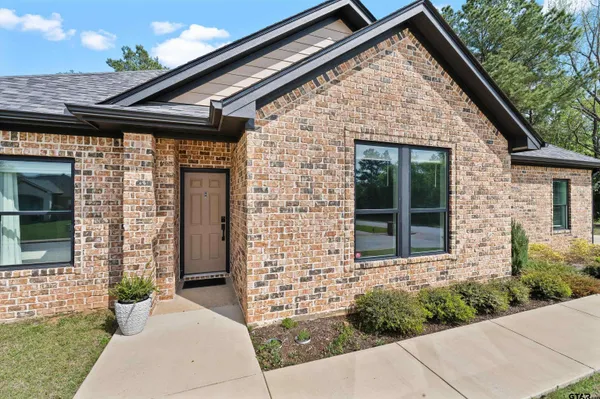$339,900 | 111 Kenswick Drive, Henderson, TX 75654