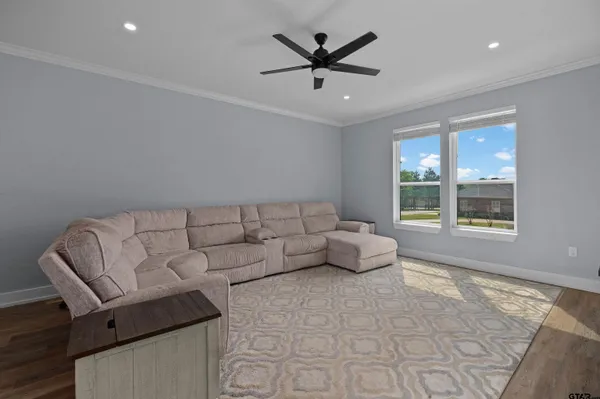 $339,900 | 111 Kenswick Drive, Henderson, TX 75654