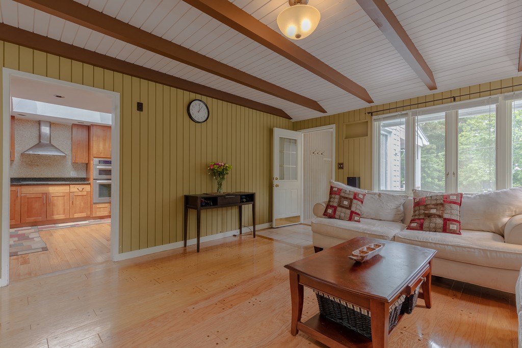 11 Hamilton Road Peabody, MA 01960 - Photo 3 of 30 Gallery Image 3