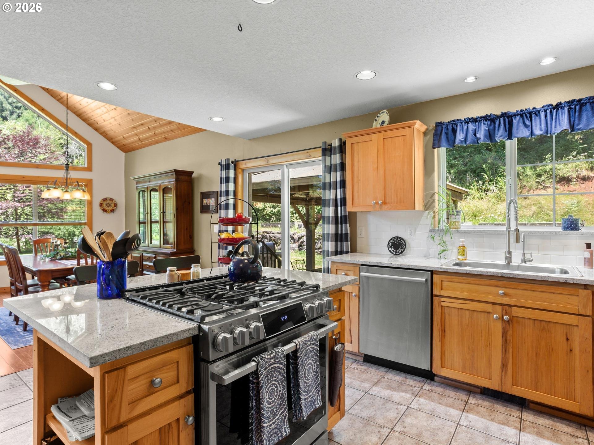 22905 Northeast Canyon Road Battle Ground, WA 98604 - Photo 14 of 48