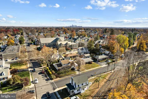 $220,000 | 3700 School Lane, Drexel Hill, PA 19026