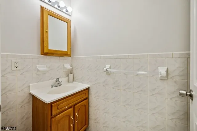 $649,900 | 111 Todd Street, Linden, NJ 07036