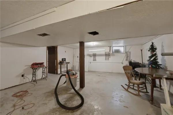 $220,000 | 405 West College Street, Odessa, MO 64076