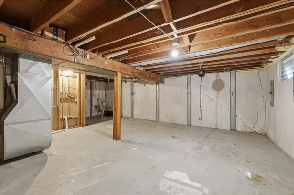 $220,000 | 405 West College Street, Odessa, MO 64076