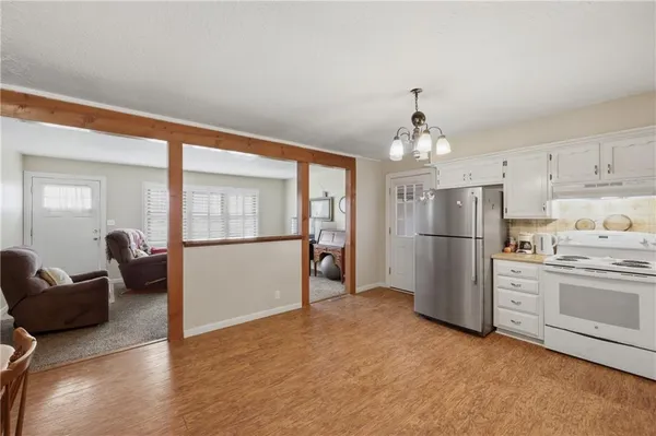 $220,000 | 405 West College Street, Odessa, MO 64076
