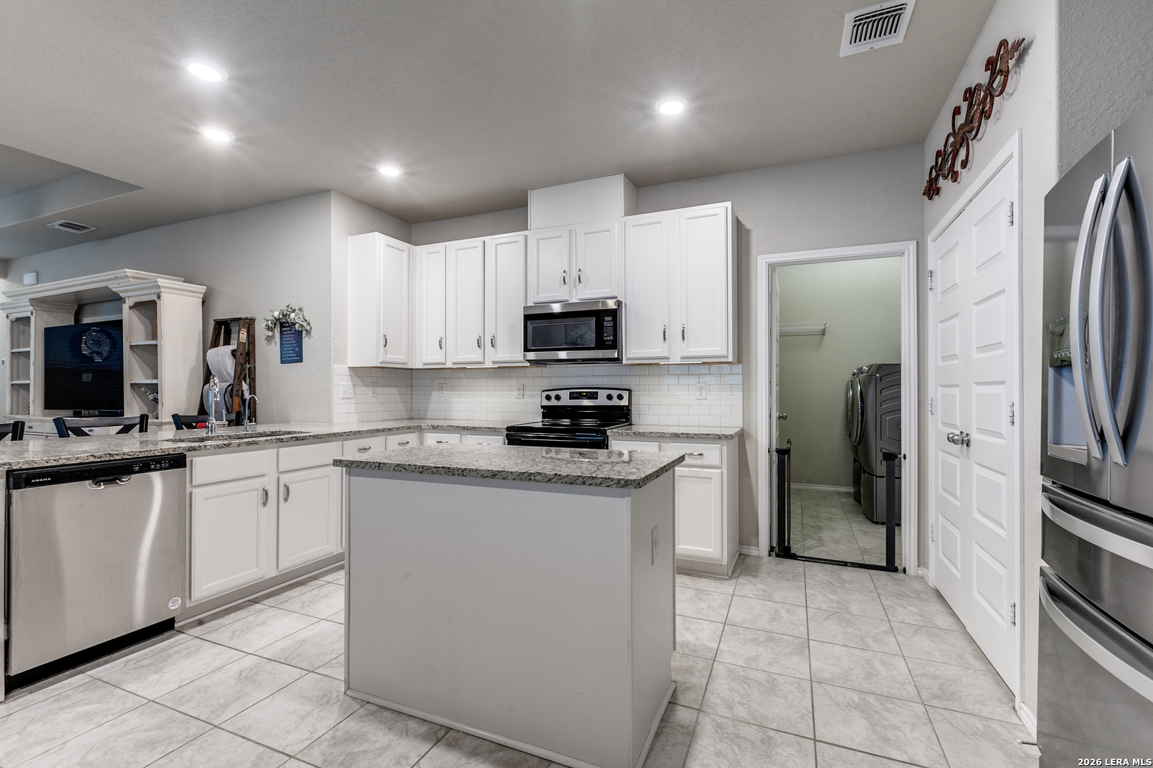 119 Foxhound Path San Antonio, TX 78253 - Photo 5 of 24