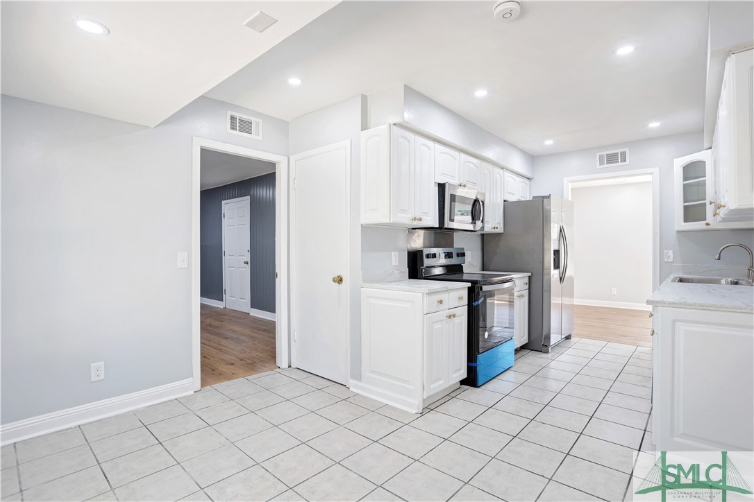 10532 Sugarbush Road Savannah, GA 31406 - Photo 3 of 44
