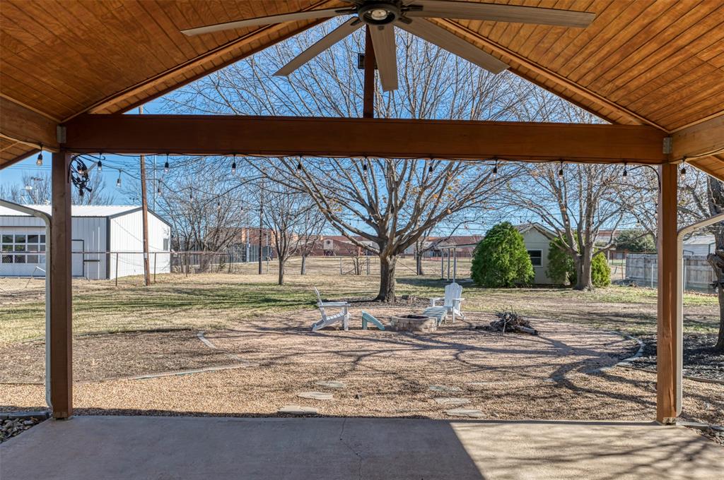 485 Ashley Lane Roanoke, TX 76262 - Photo 23 of 28 a backyard of a house