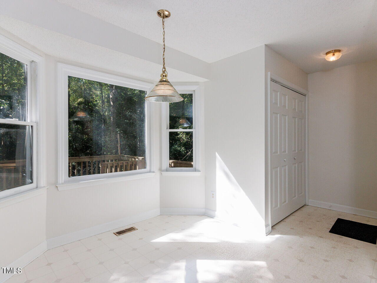 216 Deep Pool Court Benson, NC 27504 - Photo 13 of 37 013-1280x960-breakfast-nook