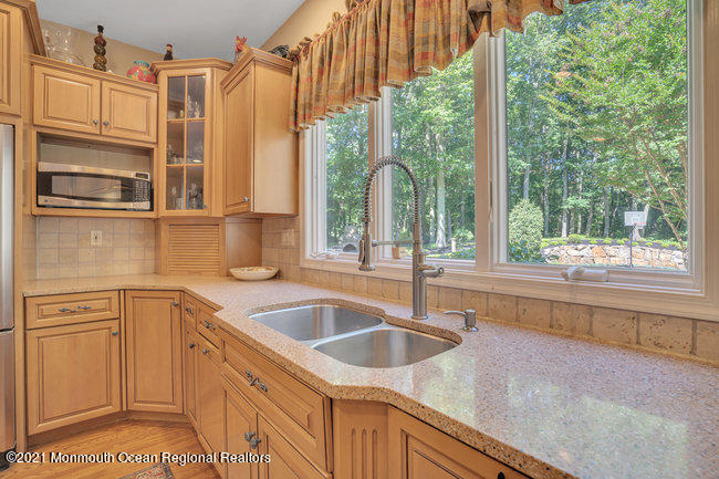 53 Stillhouse Road Millstone Township, NJ 08535 - Photo 17 of 55 Kitchen